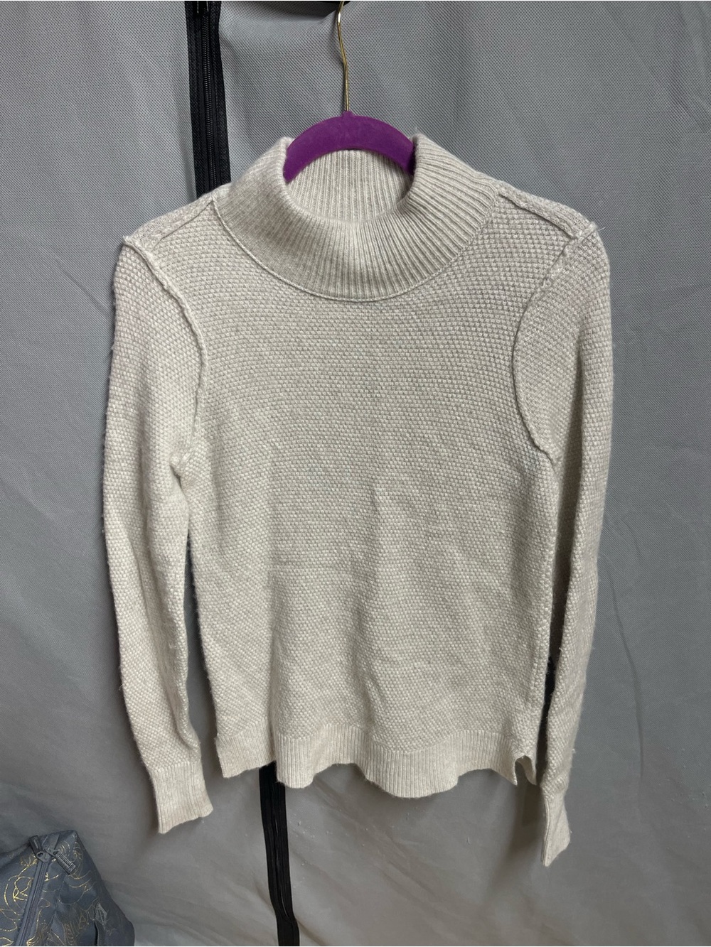 Aventura  Women’s Cream mock-Turtleneck Sweater- Wool blend size Small